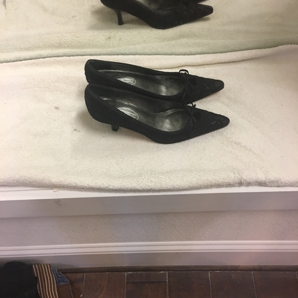 Heels - Picture 2 of 3